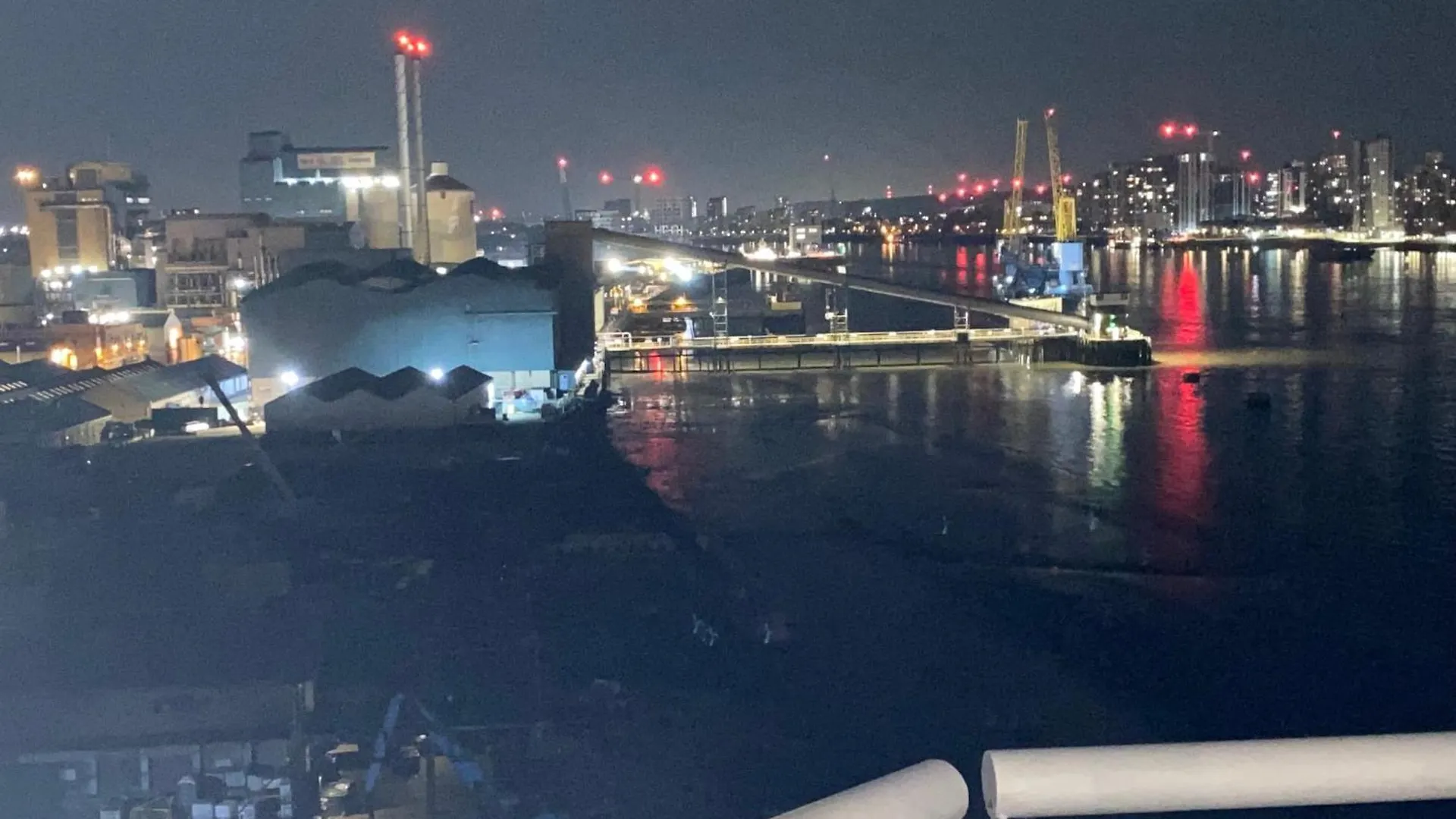 Cosy 2 Bedroom Royal Docks Apartment Londres 0*,