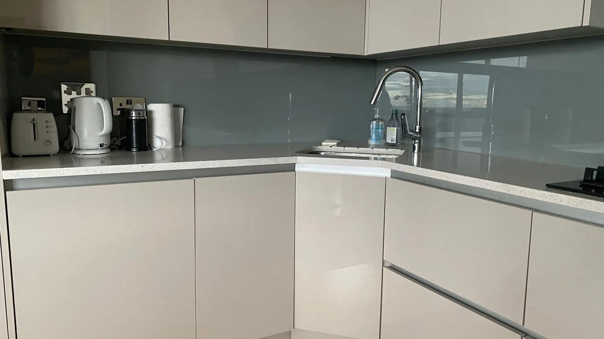 Cosy 2 Bedroom Royal Docks Apartment Londres