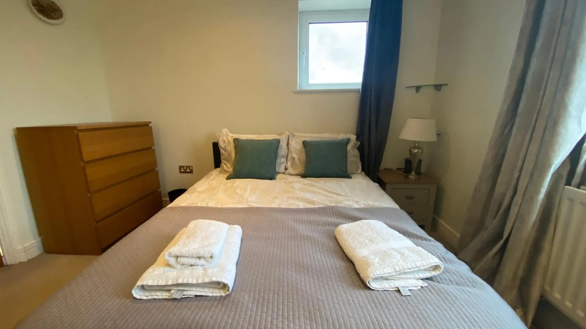 Cosy 2 Bedroom Royal Docks Apartment Londres