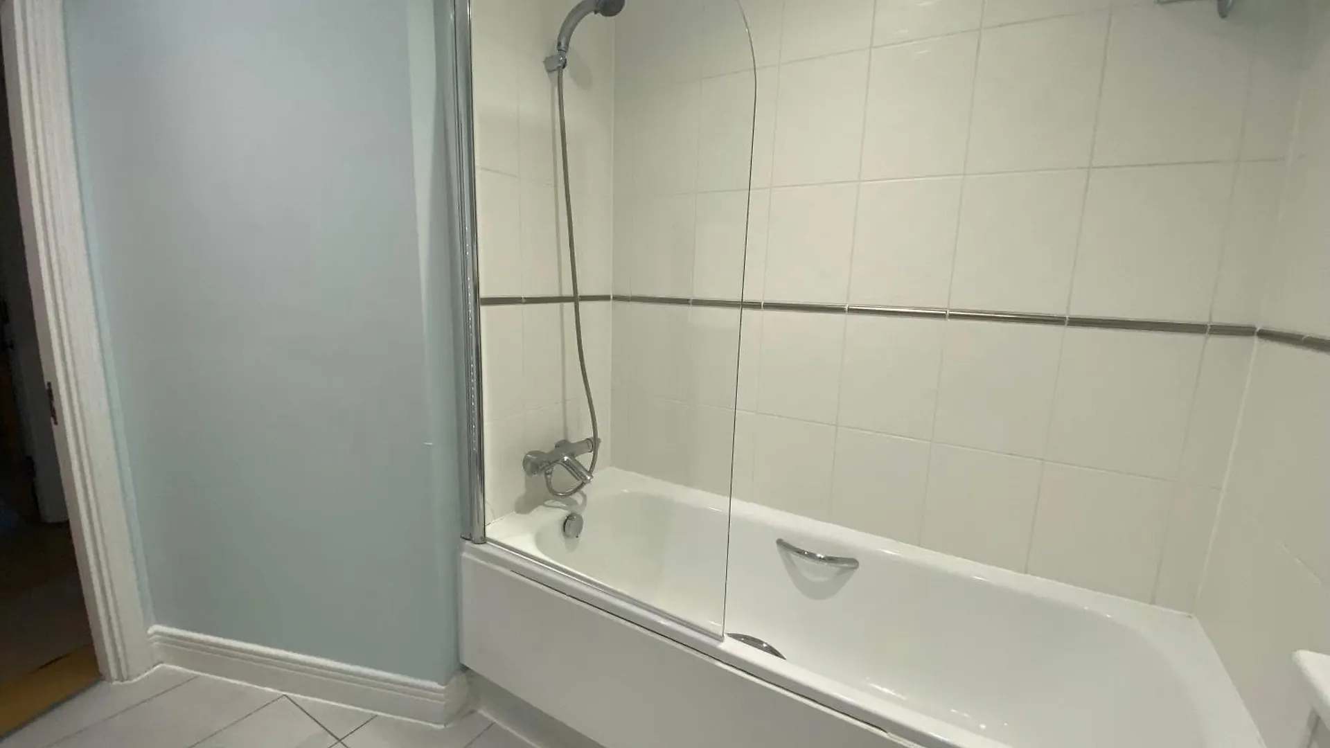 Cosy 2 Bedroom Royal Docks Apartment Londres 0*,  Reino Unido
