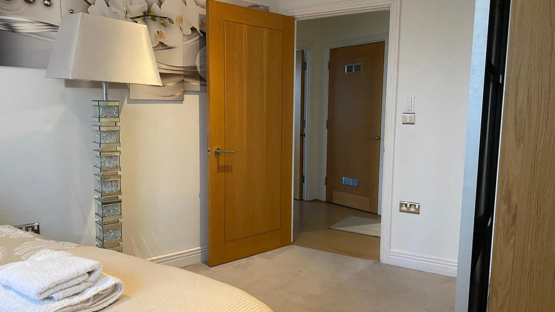 Cosy 2 Bedroom Royal Docks Apartment Londres
