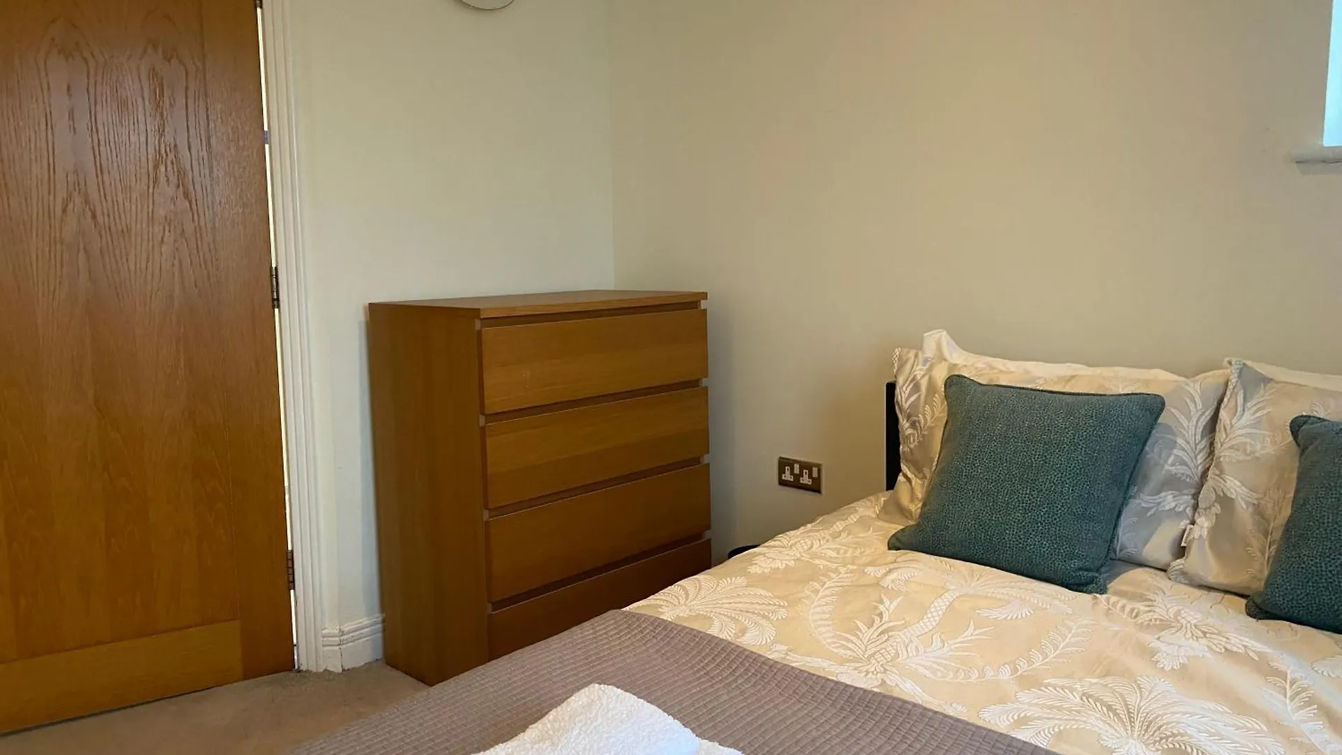 Cosy 2 Bedroom Royal Docks Apartment Londres