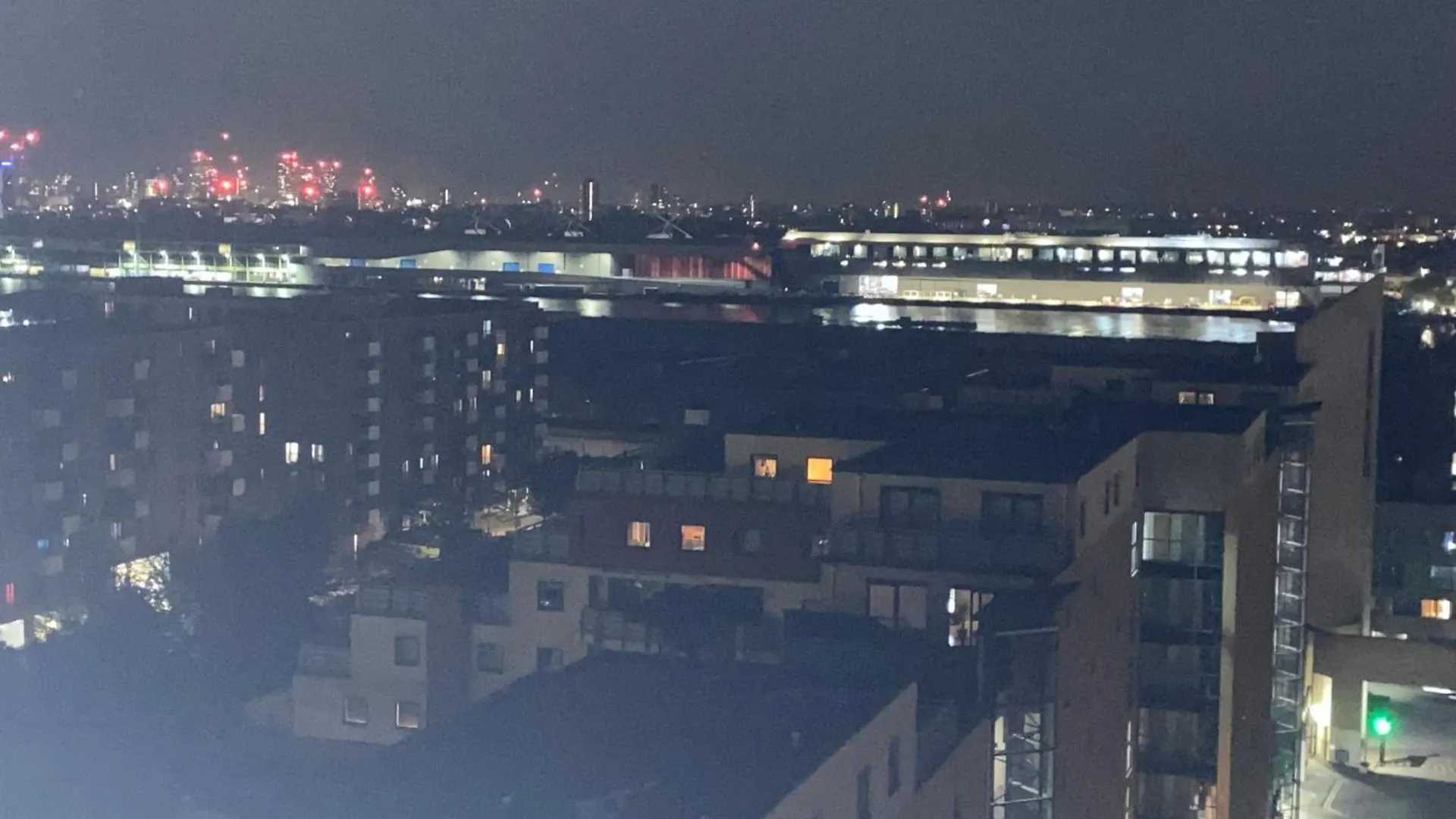 Cosy 2 Bedroom Royal Docks Apartment Londres 0*,